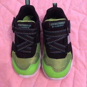 Skechers light up size 9 boys shoe